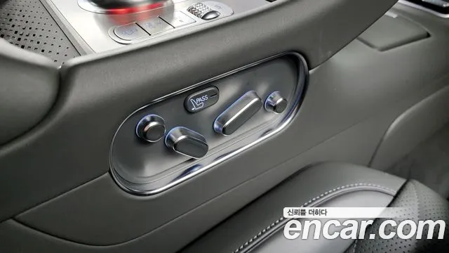 Genesis G90 Бензин 3.5 турбо AWD — Фото автомобиля 30