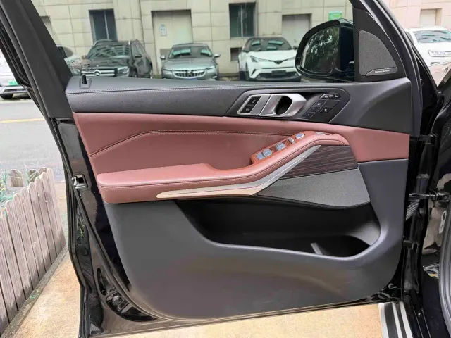 BMW X7 — Фото автомобиля 12
