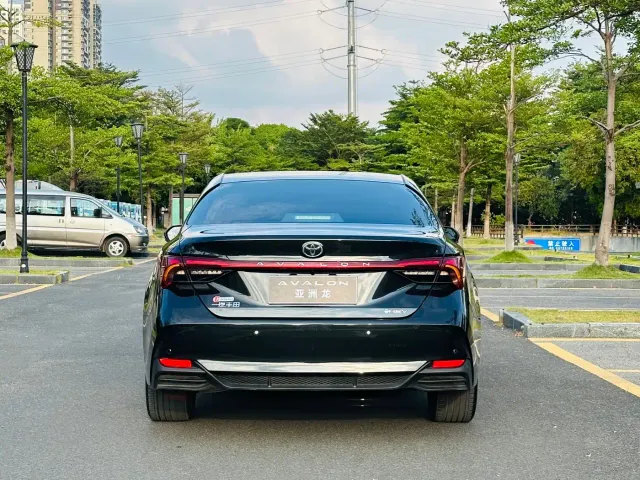 Toyota Avalon — Фото автомобиля 5