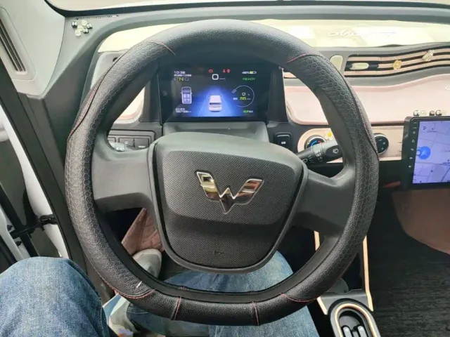 Wuling Hongguang Mini EV — Фото автомобиля 10