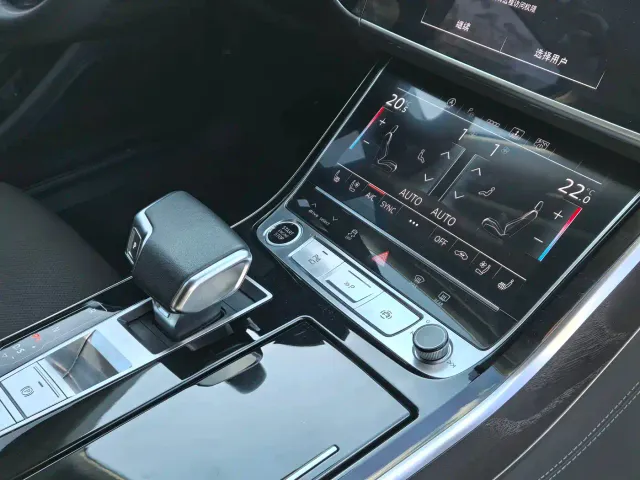 Audi A8 — Фото автомобиля 16