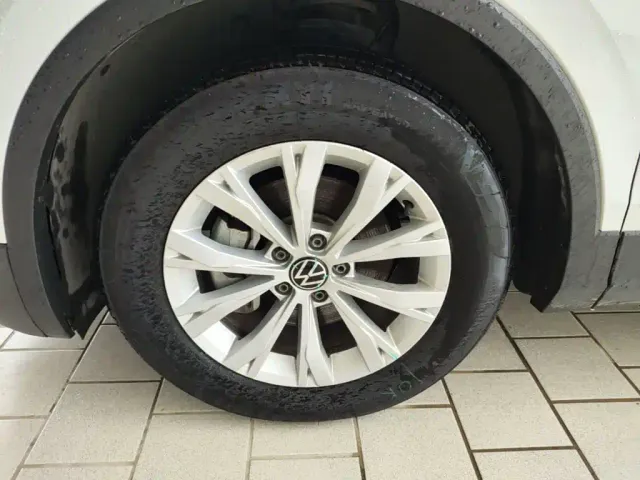 Volkswagen Tiguan L — Фото автомобиля 22