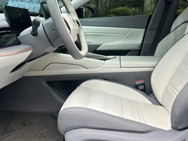 Dongfeng eπ 007 — Фото автомобиля 5