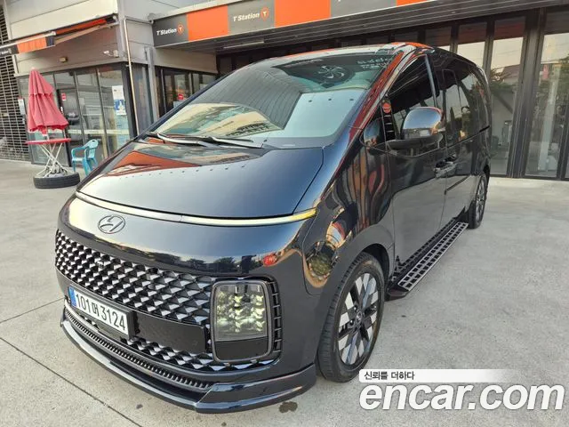 Фотография автомобиля — Hyundai Staria