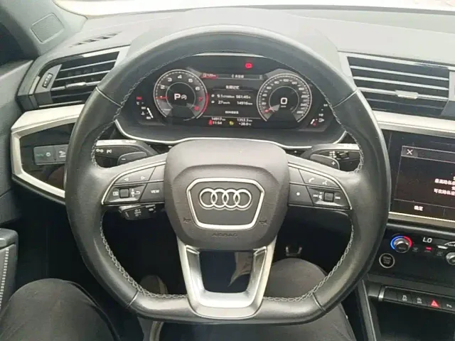 Audi Q3 — Фото автомобиля 10