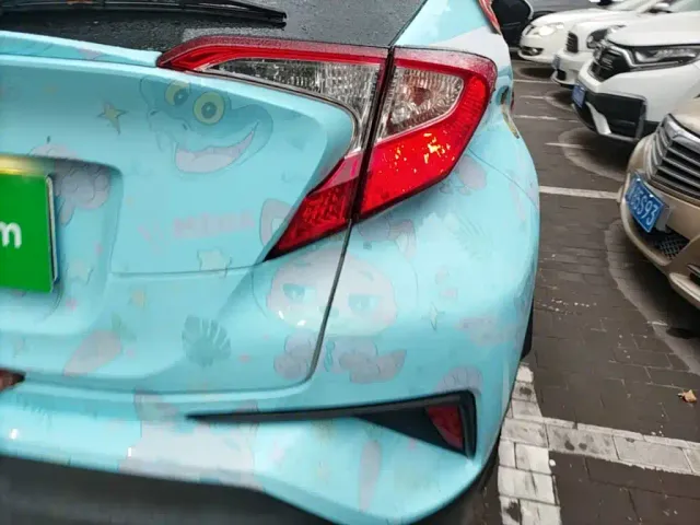 Toyota C-HR — Фото автомобиля 7