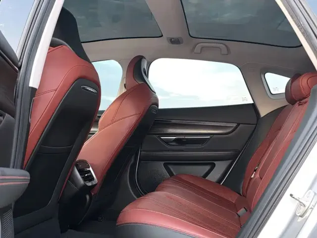Xpeng P7 — Фото автомобиля 13