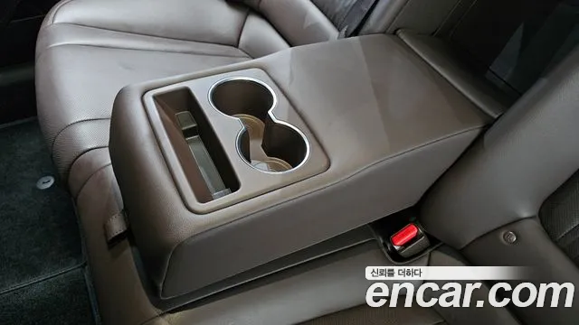 Hyundai Grandeur GN7 — Фото автомобиля 30