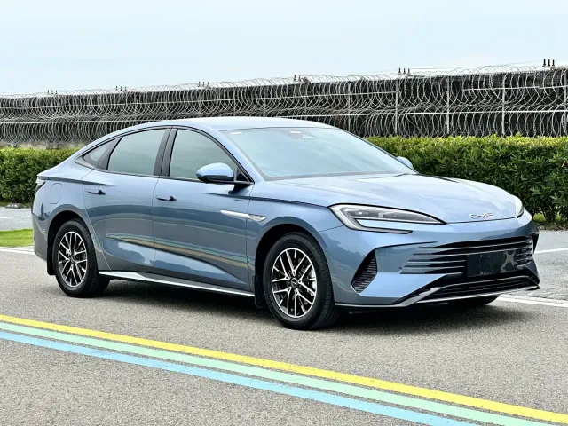 BYD Seal 07 DM-i — Фото автомобиля 3