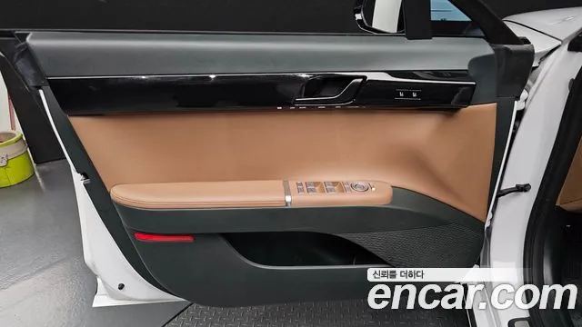 Hyundai Grandeur GN7 — Фото автомобиля 12