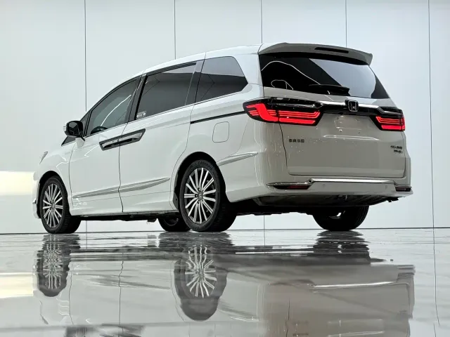 Honda Elysion — Фото автомобиля 15