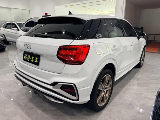 Audi Q2L — Фото автомобиля 4