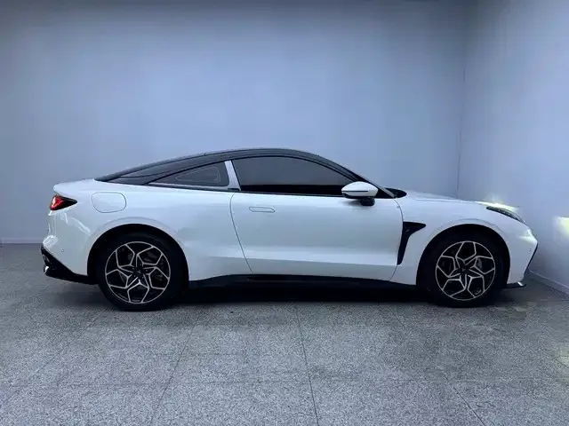 Hozon Neta GT — Фото автомобиля 11