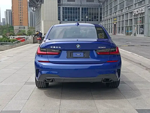 BMW BMW 3 Series 2021 330i M Sport Night Edition — Фото автомобиля 7