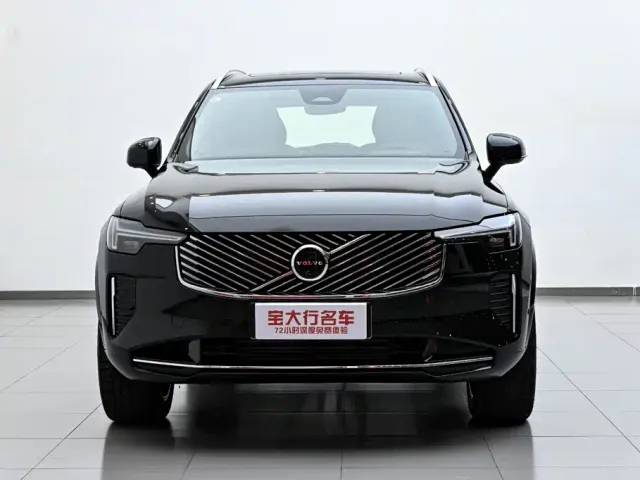 Volvo XC90 — Фото автомобиля 3