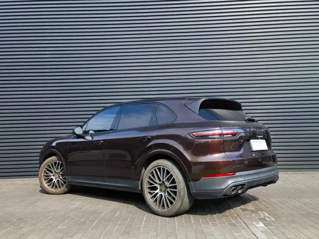 Porsche Cayenne — Фото автомобиля 2