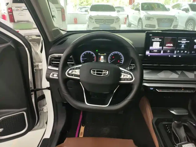 Geely Vision X6 — Фото автомобиля 10