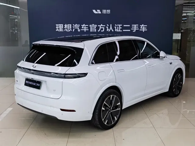 Li Auto L6 — Фото автомобиля 2