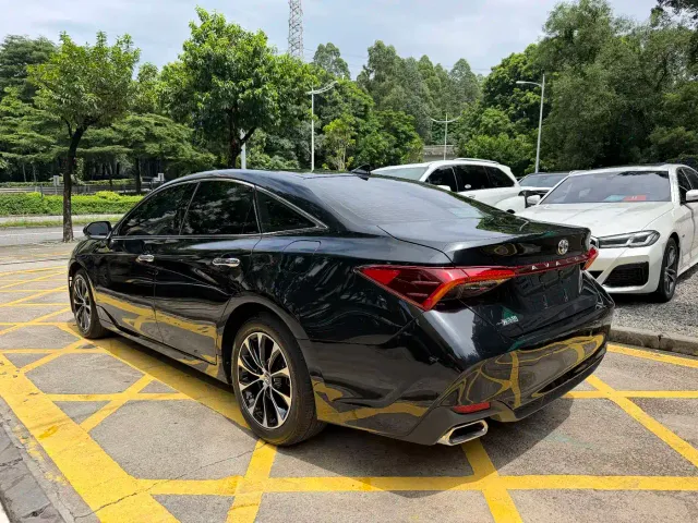 Toyota Avalon — Фото автомобиля 2