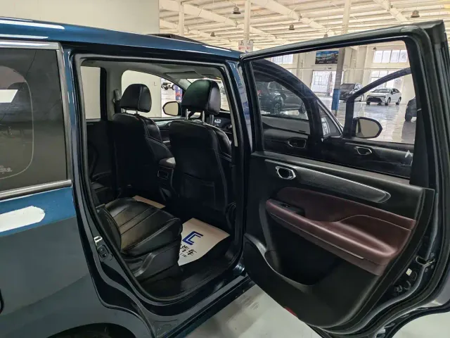 GAC Trumpchi M6 — Фото автомобиля 10
