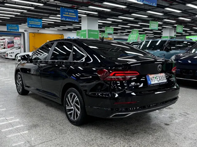 Volkswagen Lavida — Фото автомобиля 7