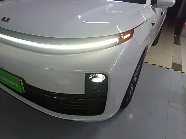 Li Auto L7 — Фото автомобиля 23
