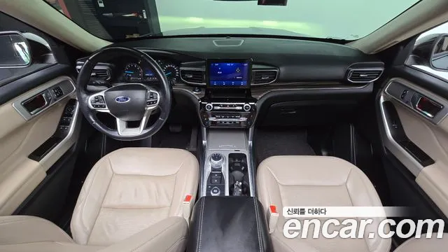 Ford Explorer — Фото автомобиля 7