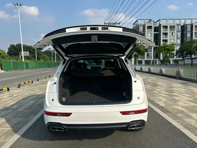 Audi Q5L — Фото автомобиля 7
