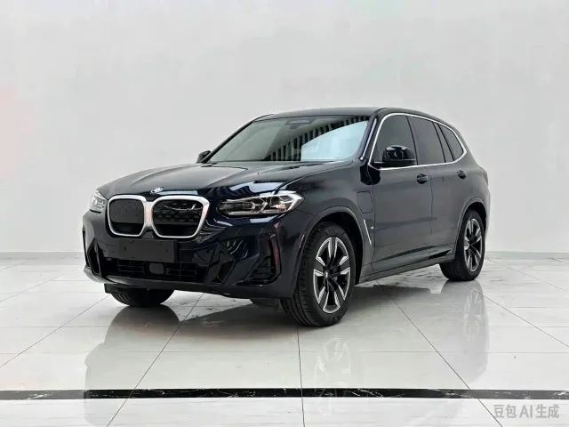 BMW iX3 — Фото автомобиля 3