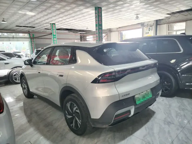 Changan Qiyuan Q05 — Фото автомобиля 9