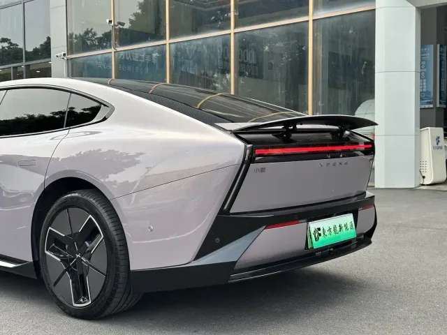 Xpeng P7 — Фото автомобиля 18