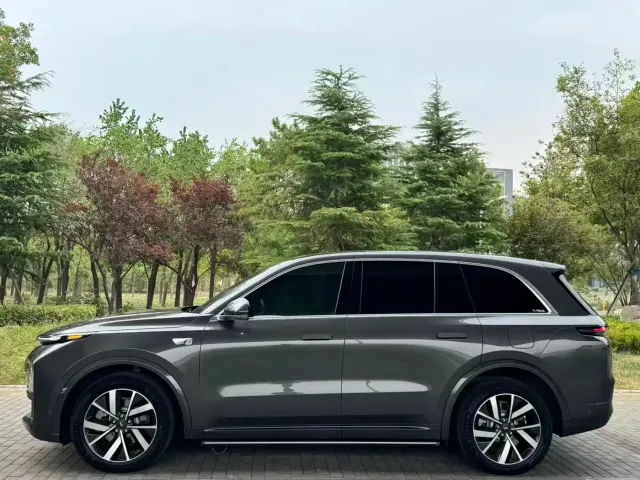 Li Auto L8 — Фото автомобиля 6