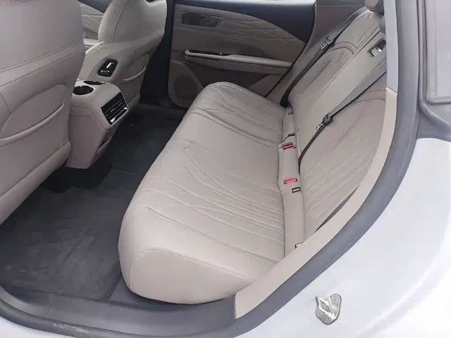 Geely Galaxy Xingyao 8 — Фото автомобиля 16