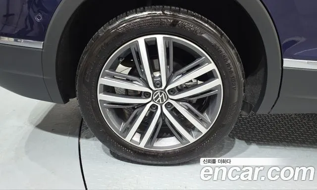 Volkswagen Tiguan — Фото автомобиля 5