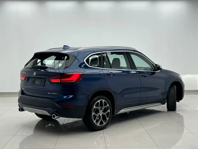 BMW X1 — Фото автомобиля 4