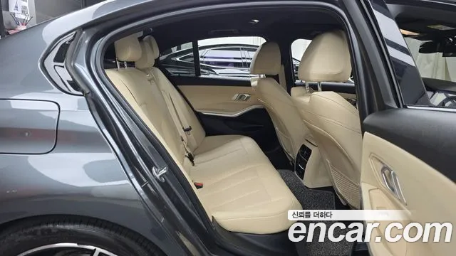 BMW 3-Series 3 серия (G20) 320i M Sport — Фото автомобиля 10