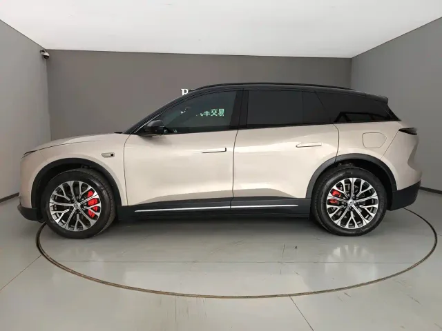 Nio ES6 — Фото автомобиля 4