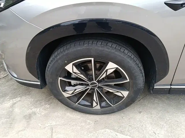 Roewe RX5 — Фото автомобиля 22