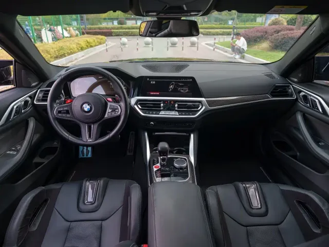 BMW M4 — Фото автомобиля 15
