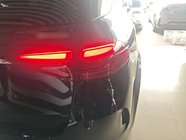 Mercedes-Benz GLE-Class — Фото автомобиля 24