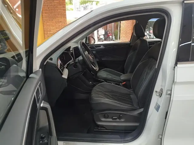 Volkswagen Tiguan L — Фото автомобиля 9