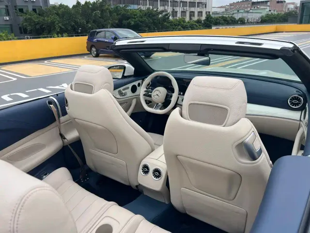 Mercedes-Benz E-Class — Фото автомобиля 18