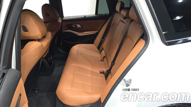 BMW 3-Series 3 серия (G20) 320i Touring M Sport — Фото автомобиля 9