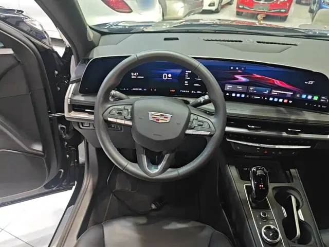 Cadillac XT4 — Фото автомобиля 10
