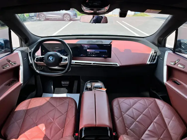 BMW iX — Фото автомобиля 22