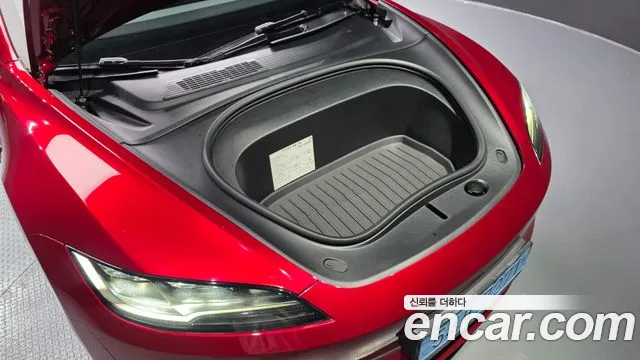 Tesla Model 3 — Фото автомобиля 9