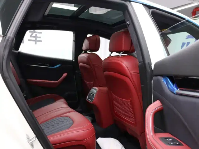 Maserati Levante — Фото автомобиля 16