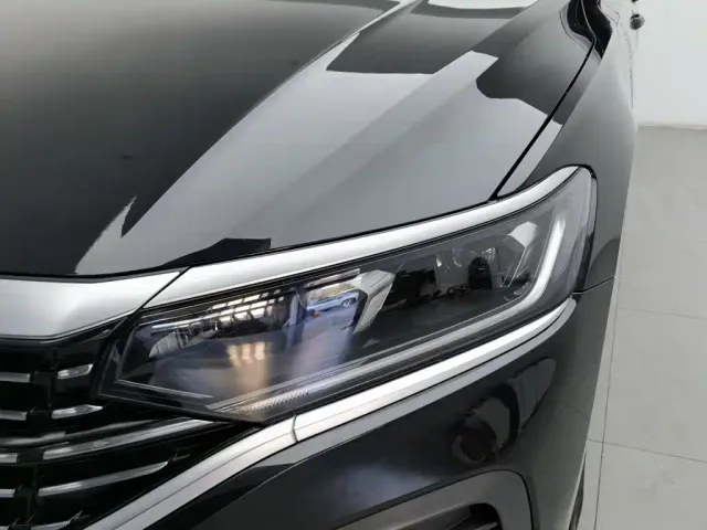 Volkswagen Passat — Фото автомобиля 7