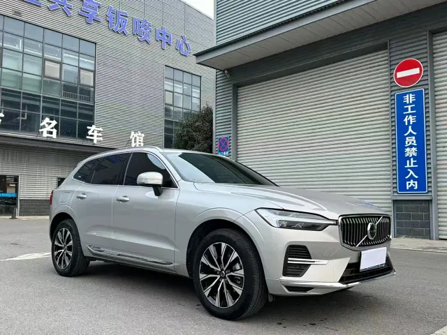 Volvo XC60 — Фото автомобиля 5