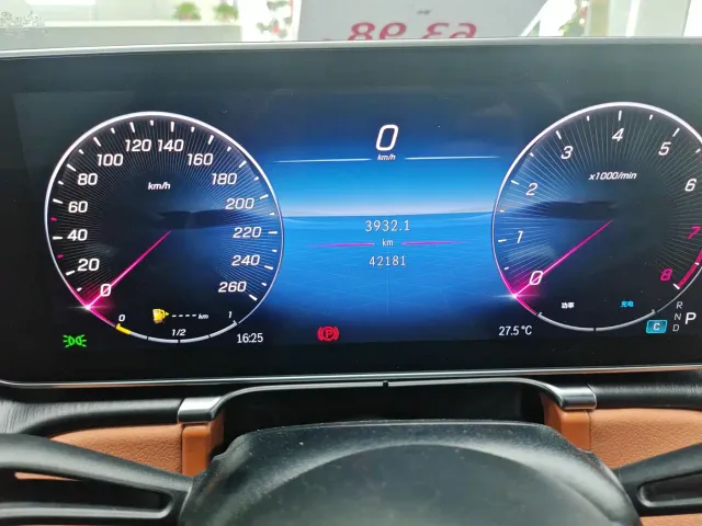 Mercedes-Benz S-Class — Фото автомобиля 10